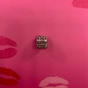 Pandora Gift Charm